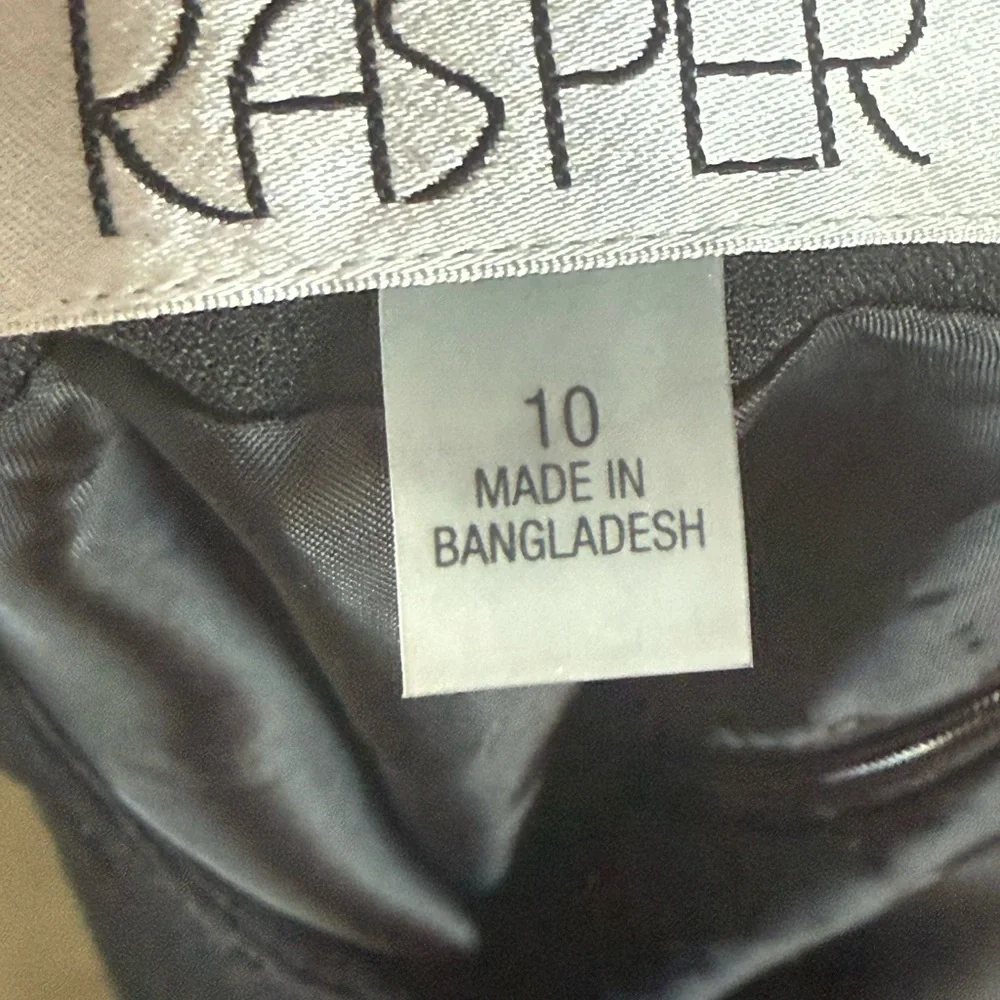 Kasper Classic Black Pencil Skirt - Picture 2 of 5